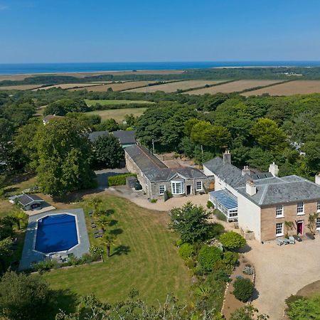 Red River Stables - Peaceful, Beautiful Grounds, Swimming Pool, Central Location For West Cornwall Camborne Buitenkant foto