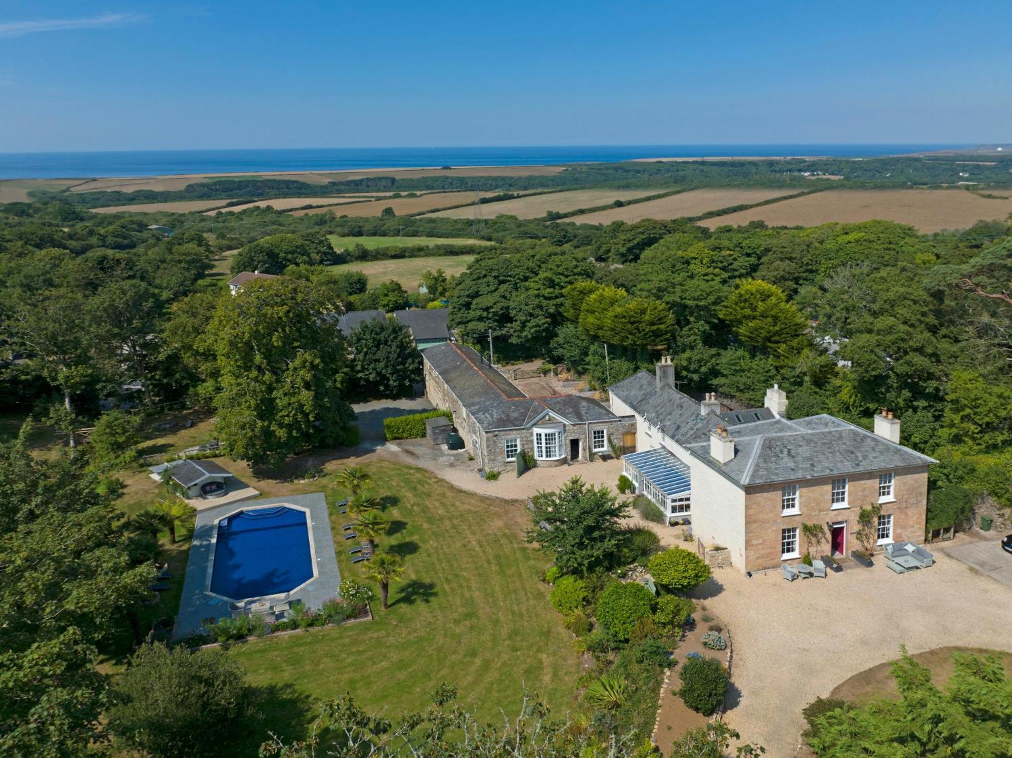Red River Stables - Peaceful, Beautiful Grounds, Swimming Pool, Central Location For West Cornwall Camborne Buitenkant foto