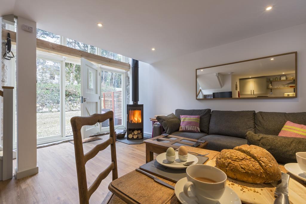 Red River Stables - Peaceful, Beautiful Grounds, Swimming Pool, Central Location For West Cornwall Camborne Buitenkant foto