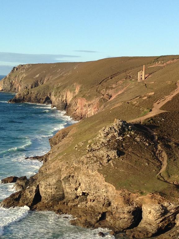 Red River Stables - Peaceful, Beautiful Grounds, Swimming Pool, Central Location For West Cornwall Camborne Buitenkant foto