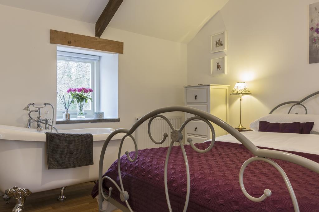 Red River Stables - Peaceful, Beautiful Grounds, Swimming Pool, Central Location For West Cornwall Camborne Buitenkant foto